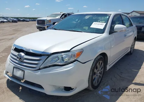 2011 Toyota Avalon Limited z USA, uszkodzony, nr VIN 4T1BK3DBXBU396963